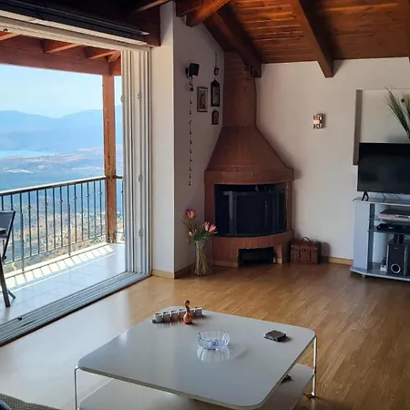 Skyview House Delphes