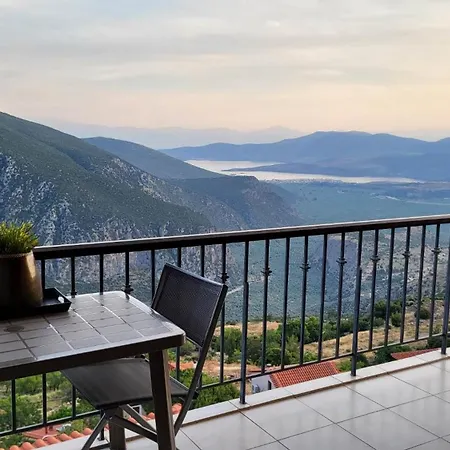 Skyview House Appartement Delphes