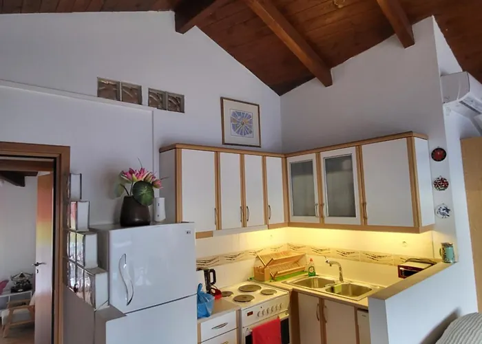 Skyview House * Delphi